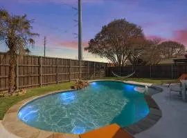 Perfect Getaway Home w Pool Jacuzzi Cinema Room