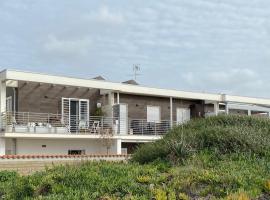 Casa sulla spiaggia, departamento en Focene