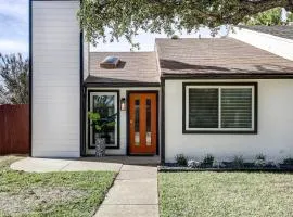 Stylish Allen Home near Watters Creek Village