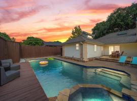 Ultimate Comfort Design Pool & Sun in Plano TX บ้านพักในพลาโน