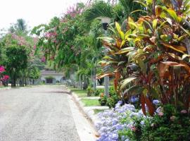 Splendide villa avec piscine à 200m de l'océan., хотел близо до Playa Palo Seco, Парита