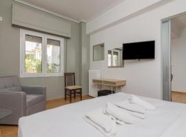 Fully renovated 1 bedroom condo: Atina'da bir kondominyum
