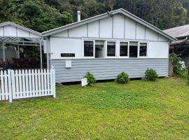 Patonga Holiday Home, villa in Patonga