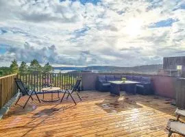 3 Bedroom Cozy Home In Søndeled