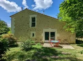 Gîte spacieux avec jardin privatif, animaux, accès PMR, pêche, randonnées et équipements bébé inclus - FR-1-653-191