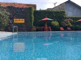 Grand Ciwareng Inn Hotel and Resort, hotel con piscina a Pasarsenen