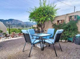 Casa rural con jacuzzi y chimenea en paraje único - La Casa del Pino, casa rural en Blanca