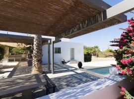 Villa Aphrodite · Elegant villa, sea views, designer renovation, ξενοδοχείο στον Αμπελά