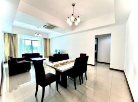 Bay Resort Condominium 3-bedrooms with Swimming Pool near the Seaside, hotell i Miri