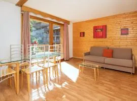 Le Hameau SPA & PISCINE appartement 3 pieces 6pers by Alpvision Residences