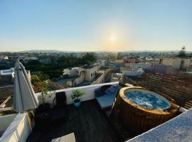 Rooftop Heated Jacuzzi, Fireplace, A Unique Home! – hotel w mieście Żebbuġ