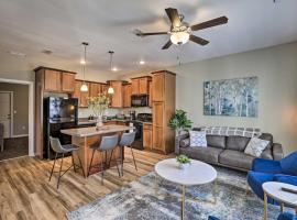 Ideally Located and Elegant Condo with Balcony!, apartmen di Tallahassee
