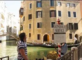 Anzolo Palace - Rooms & Apartments
