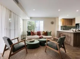 Aquarius Apartment 9