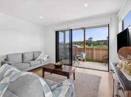 Boardwalk on Bright Coastal Apartment, apartment in Torquay