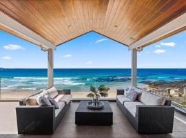 Sea View - Absolute Beachfront Shellharbour, vacation home in Shellharbour