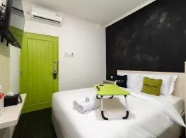 Urbanview Hotel Bizhome Artha Gading Boulevard by RedDoorz