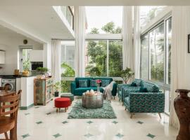 El Tesoro 2BHK elegant Apartments in Siolim with pool- 10 mins drive to Assagao, hotel v destinaci Mapusa