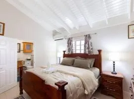 Loft - Sleeps 4 - Parking - Balcony