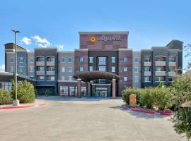 La Quinta Inn & Suites by Wyndham Lubbock Southwest โรงแรมในลับบ็อก
