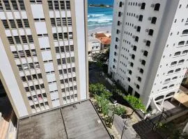 Apartamento 3 quartos , vista ao mar, Pitangueiras , 8 pessoas , 50 metros do mar