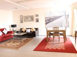 Appartement spacieux avec piscine, khách sạn ở Agadir
