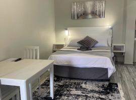 22 on Mirabel, apartamento em Kempton Park