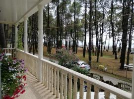 4 Bed Villa-Sleeps 8-Parking-Garden-Sea View、ウレキのヴィラ
