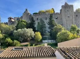 Montez au créneau, Face à la Cité vue sublime