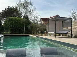 Stadtvilla mit Pool