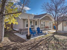 Charming Cheyenne Home about 1 Mi to Downtown!, vakantiewoning in Cheyenne