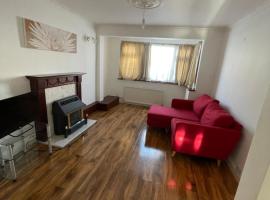 NKY Sweet 3 Bed House Apartment – zakwaterowanie bez wyżywienia w mieście Streatham Vale