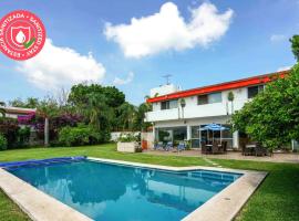 Casa Fujiyama Relax y Alberca bajo el sol, hotel med pool i Cuernavaca
