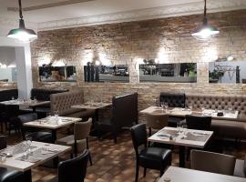 Hôtel Restaurant Le Victor Hugo, hotel v destinaci Sainte-Foy-la-Grande
