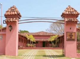 Casa de Quincha, hotel in Las Tablas