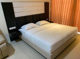 Newly Built Apartment Studio Nagoya Thamrin City Blok A, acomoda&ccedil;&atilde;o com cozinha em Nagoya