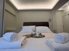 Luxury Studio “Atene”, hotel near Aghios Dimitrios/Alexandros Panagoulis Metro Station, Athens