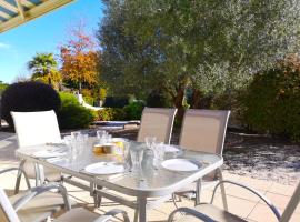 Les Oliviers - Maison 6-8 personnes, hotell i Talmont-Saint-Hilaire