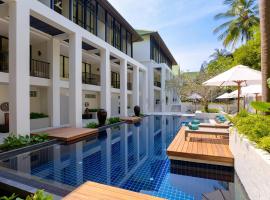 OUTRIGGER Surin Beach Resort, khách sạn ở Bãi biển Surin