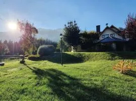 Casa privada amplia y tranquila, rodeada de naturaleza.