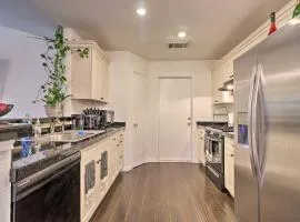 Cozy Austin Area Home with Yard, 20 Mi to Dtwn!