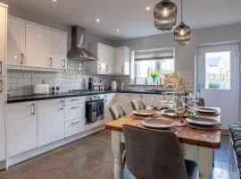 Modern 3 bedroom house with parking