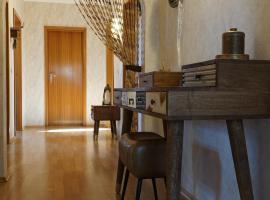 Großzügige Wohnung mit Terrasse und Gartenzugang - das komplette Erdgeschoß