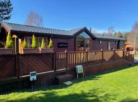 Jasmine Lodge, 2 bedroom with hot tub - Felmoor Park, casa o chalet en Felton