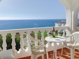 Lovely Apartment In Mezquitilla With House Sea View, hotell i Mezquitilla