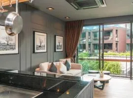 Luxury King Bed Apartment with Pool View and Sauna