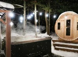 Winter Escape Waterfront Cottage Hottub&sauna!