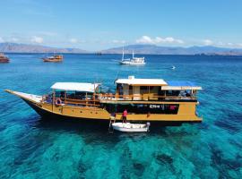 Share/Open trip komodo 2Days 1 Night, barco em Labuan Bajo