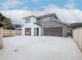 Newly built house, allotjament vacacional a Lower Hutt