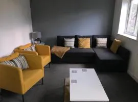 4 Bedroom Home Tameside Grt Manchester Sleeps 7